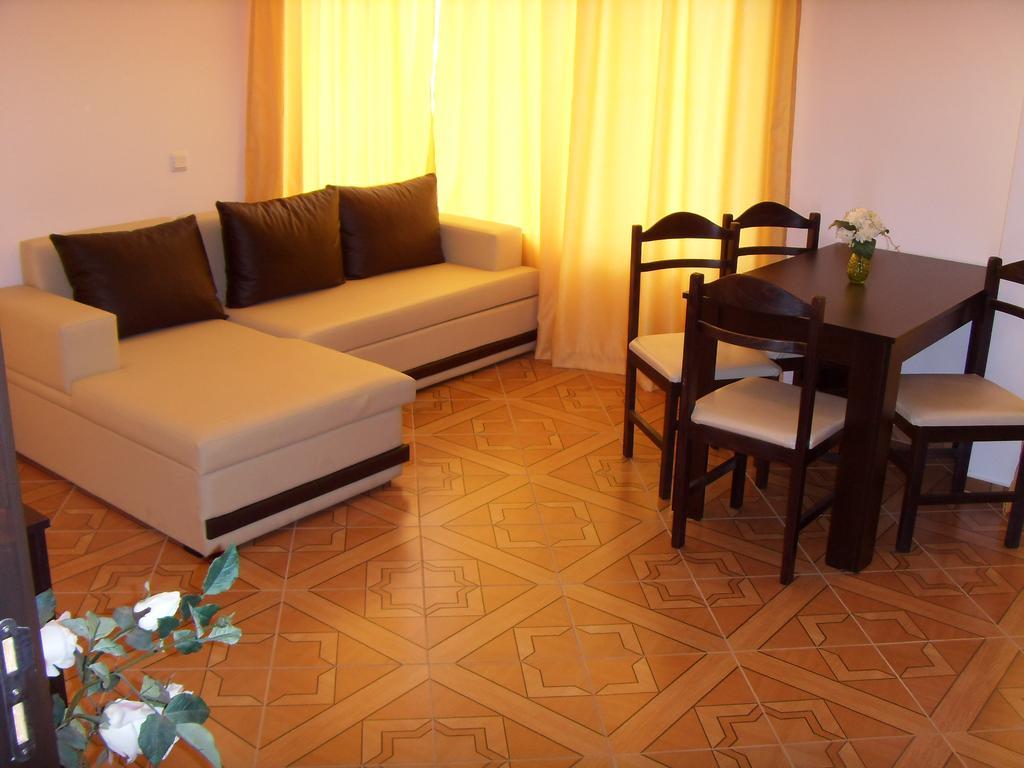Saint Elena Apartcomplex ซันนีบีช ภายนอก รูปภาพ